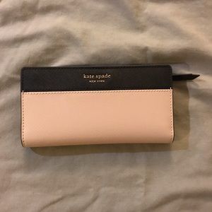 NWT. Kate Spade Wallet